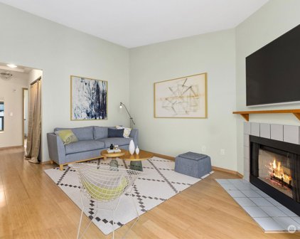 18200 73rd Avenue NE Unit #B302, Kenmore
