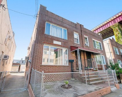22-31 Crescent Street, Astoria