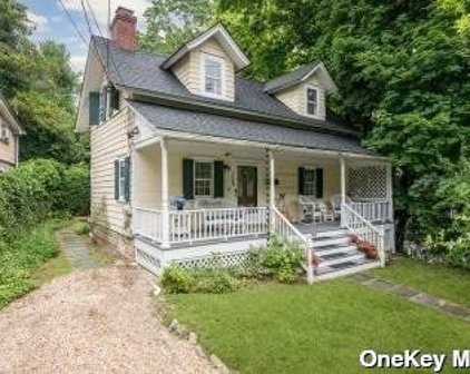 1100 Old Northern Boulevard, Roslyn