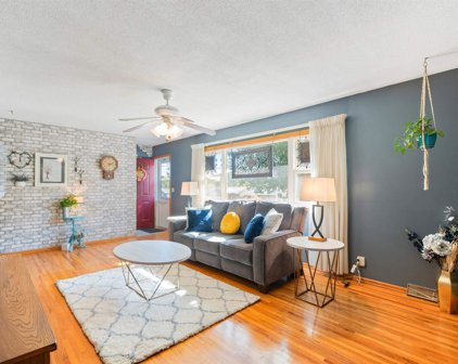 2012 lloyd Street, Bellevue