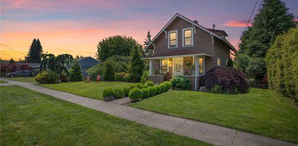 404 Sumner Ave, Sumner