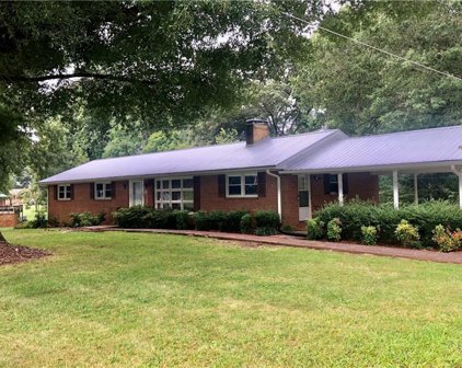 833 Lynnhaven Park Drive, Winston Salem