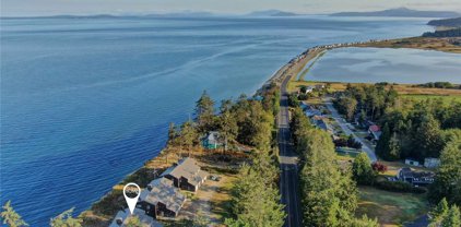 2285 W Beach Road Unit #B, Oak Harbor