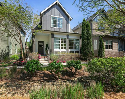 104 Cottage Ln, Franklin