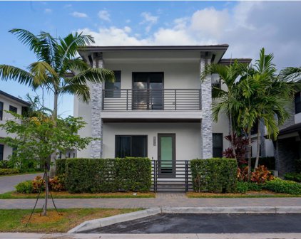 8274 Nw 47th Ln, Doral