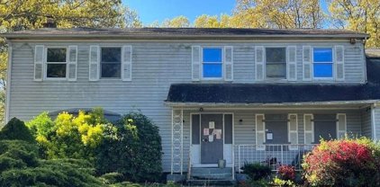10 Ashland Court, Holtsville