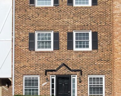 14830 Hoxton Sq, Centreville