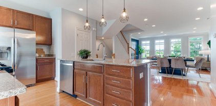 9426 Canonbury Sq, Fairfax