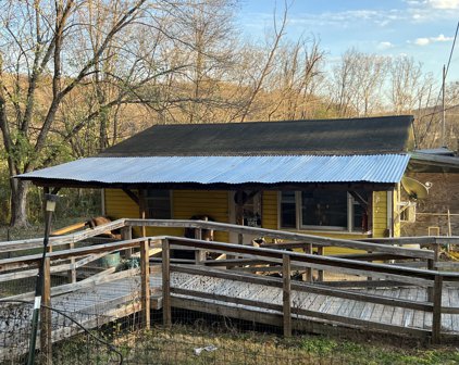 1081 Veterans Rd, Ashland City