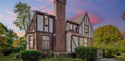 121 PARK, Holly Vlg