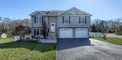 2 Camelot Ln, Newville
