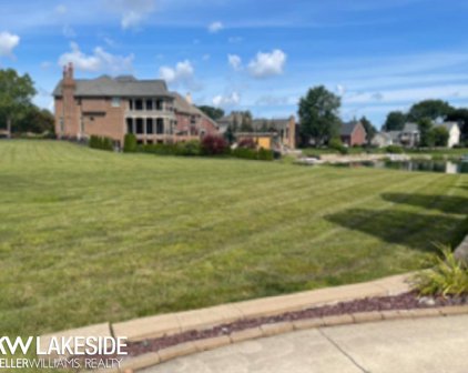 53194 Pondview, Shelby Twp