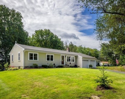 8 Gilmore Road, Southborough