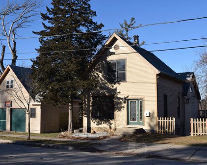 102 N Hubbard Street, Algonquin