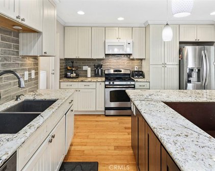442 East 44th Circle, Long Beach
