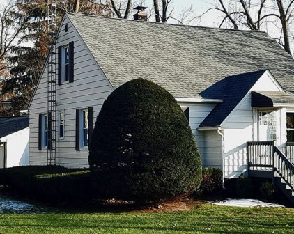 822 Irving Avenue, Woodstock