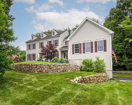 8 Summit Way, Hopkinton