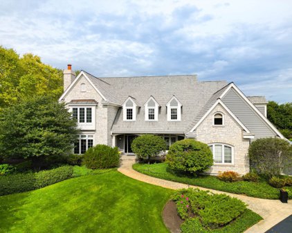 5216 W River Bend Drive, Libertyville