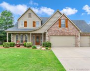 11724 S Vine Place Place, Jenks image
