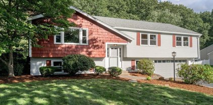 12 Cider Mill Rd, Framingham
