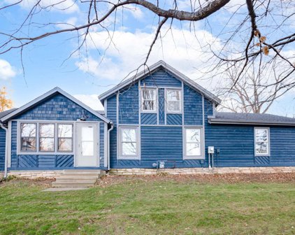 N2381 County Road D, Hebron