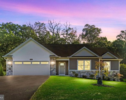 6935 St Annes Dr, Fayetteville