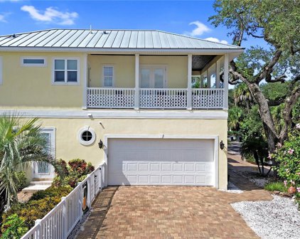 221 Columbus Avenue, New Smyrna Beach