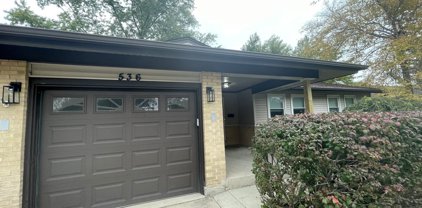 536 Landmeier Road, Elk Grove Village