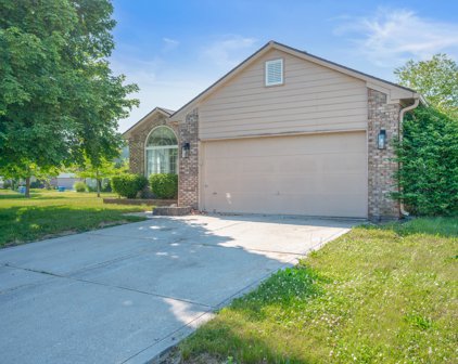 6735 Sparrowood Drive, Indianapolis