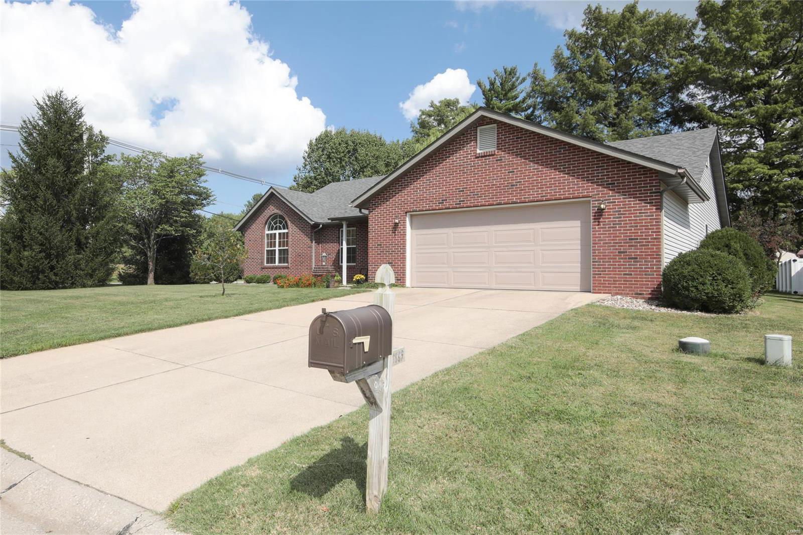 1869 Spruce Hill Drive, Belleville, 62221