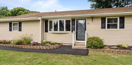 11 Islip Street, Holtsville