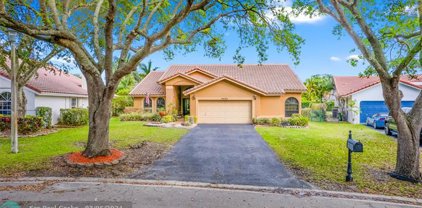 9653 NW 49th Pl, Coral Springs
