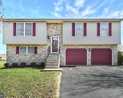 155 Hillside Dr, East Berlin