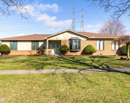 48702 Ben Franklin, Shelby Twp