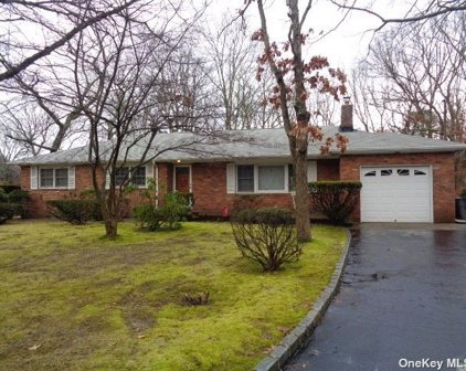157 Old Willets Path, Smithtown