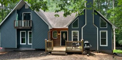 413 Hardman Court, Woodstock