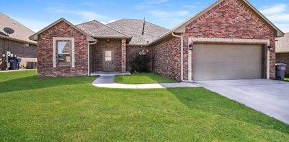 424 E Charlotte Terrace, Mustang