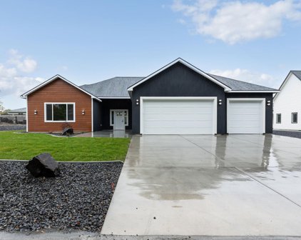 908 Road 52, Pasco