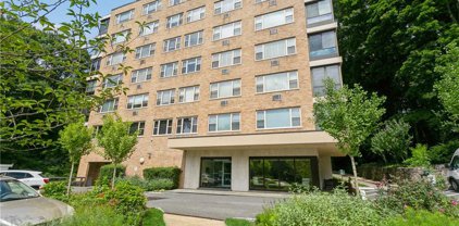 72 Pondfield Road W Unit #4H, Eastchester