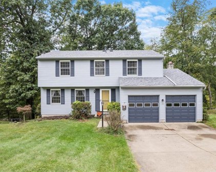 652 Fruitwood Dr, Bethel Park