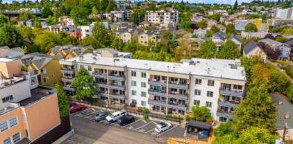 949 N 35th Street Unit #201, Seattle