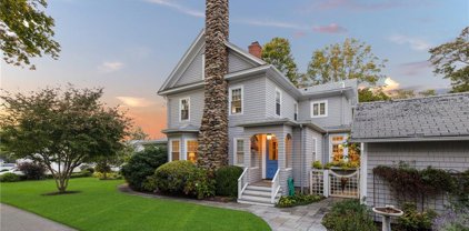 74 Caswell  Street, Narragansett