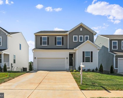 762 Round Hill Dr, Orange