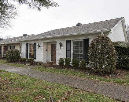 206 Boxwood Dr, Franklin