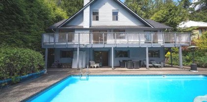 4702 Willow Place, West Vancouver