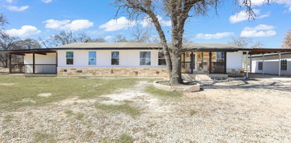 620 County Road 6846, Lytle