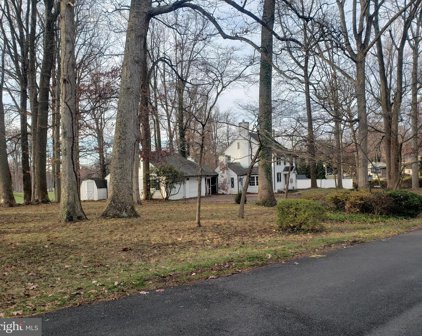 4408 Great Oak Rd, Rockville