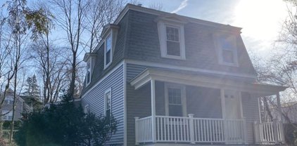 4 Boston Rd, Southborough