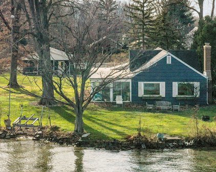 21334 Carlton Avenue, Cassopolis