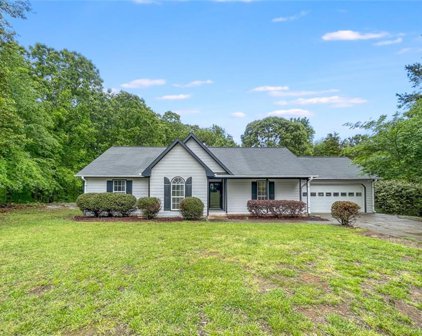 102 Stoneview Drive, Hoschton